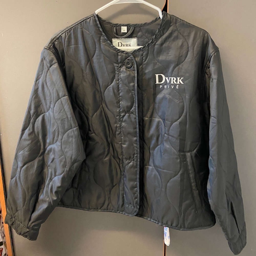 Light black quilted jacket